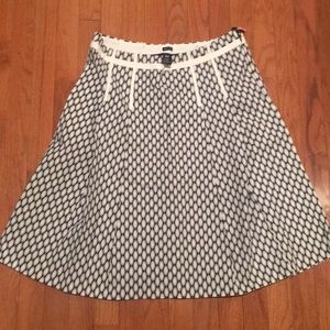 Gap stretch navy blue and white pleated skirt